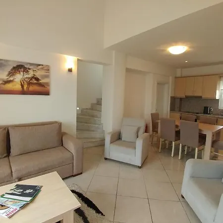 4 Kisilik Aquaparkli Tesis Icerisinde Daire, Aydin Kusadasi - Awz141